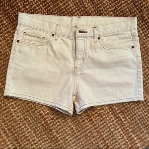 Uniqlo white denim shorts size 28